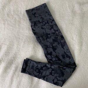 Adapt Camo Seamless Gymshark Leggings (Grey)